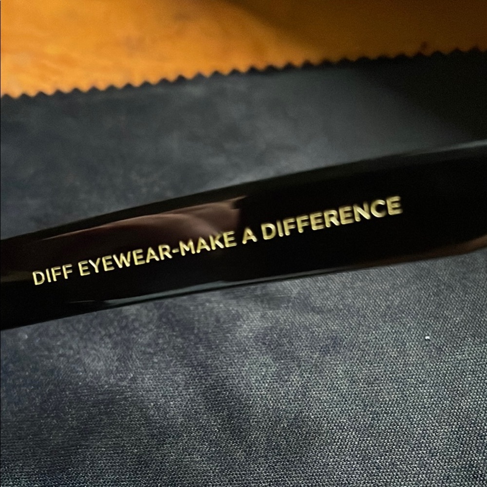 Diff Eyewear Black Sunglasses - image 2